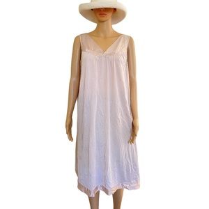 VANITY FAIR Vintage Pale Pink NightgownSize L